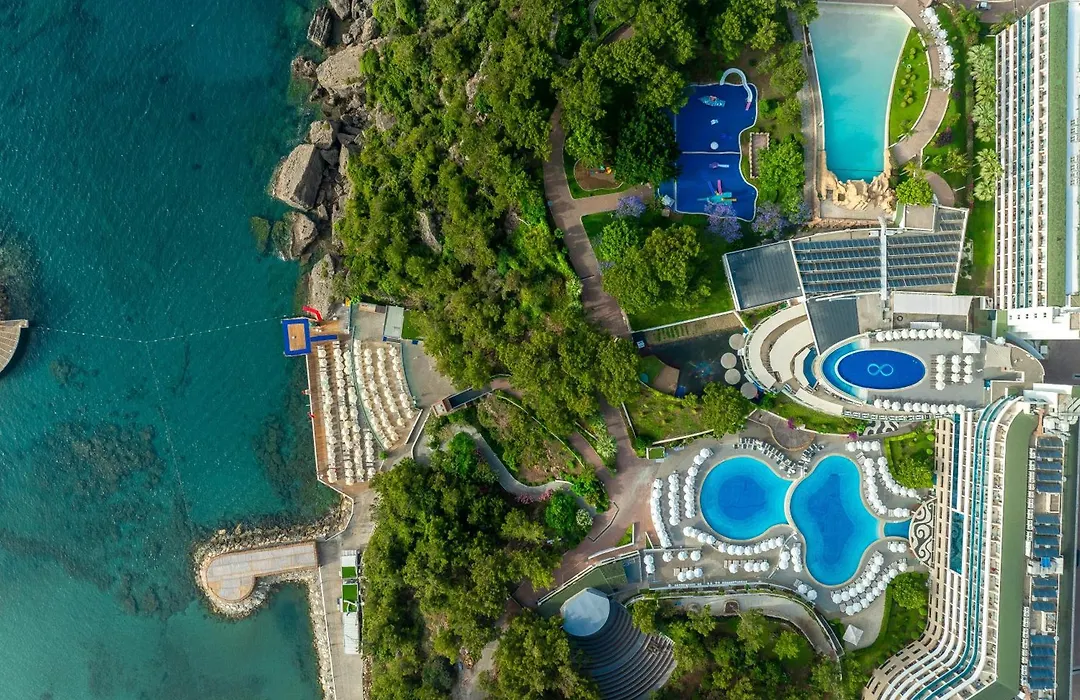 A Good Life Utopia Family Resort-1